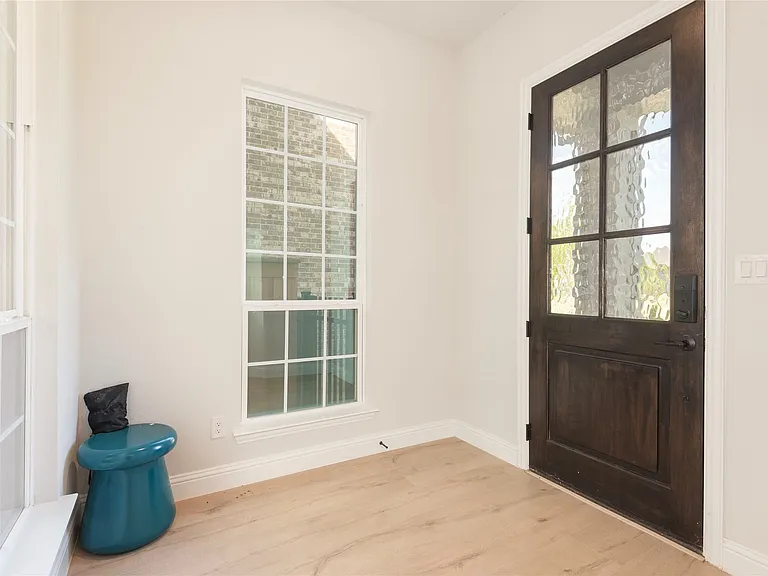 3675 Honeycutt Dr — Photo 4