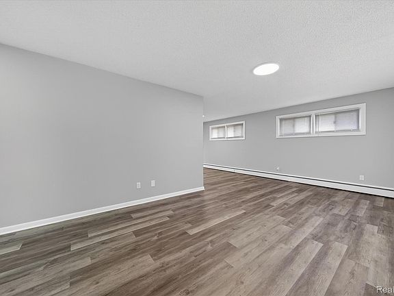 4th image of 35808 Schley Ave