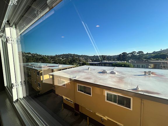 4th image of 1100 Village Dr #10