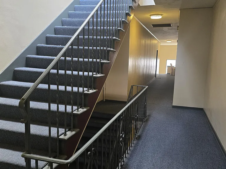 326 N Almont Dr #6 — Photo 8
