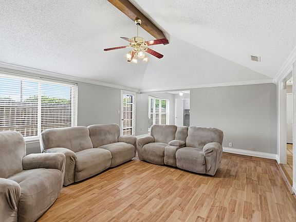 4th image of 2915 Post Oak Ct
