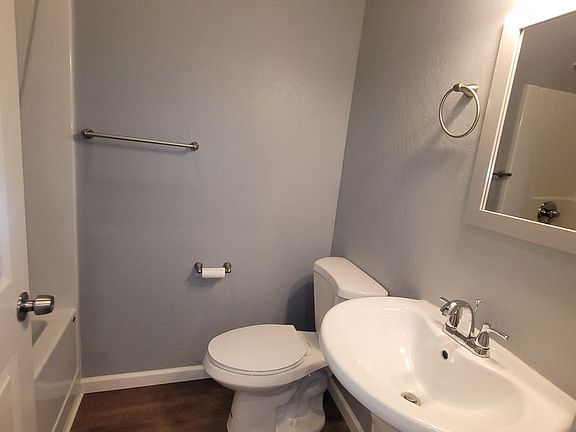 4th image of 594 1/2 Estremado St