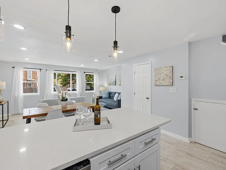 204 Webster St NE #1 — Photo 5