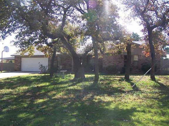 2nd image of 16 Chestnut Dr