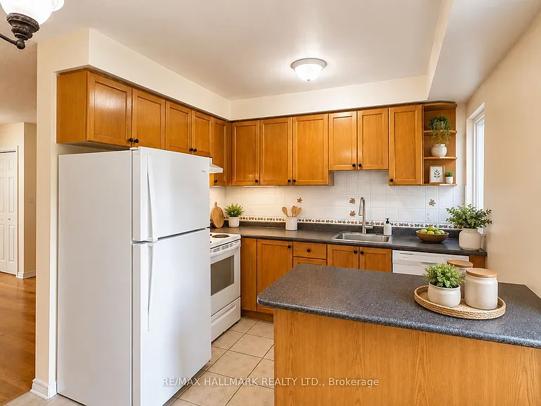 740 Kennedy Rd #31 — Photo 8