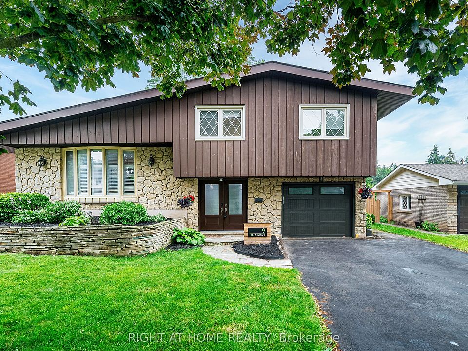 1st image of 9 Hilts Dr