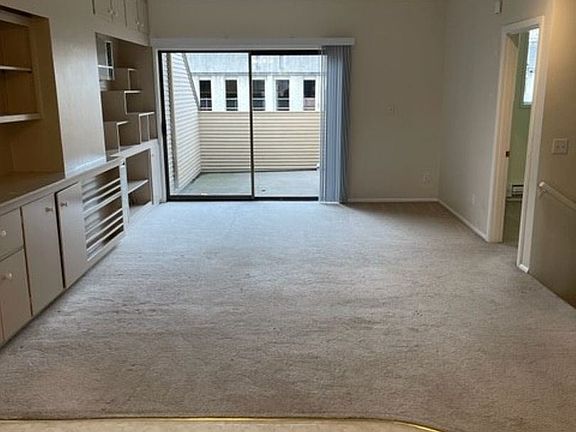 4th image of 4526 1/2 15th Ave NE