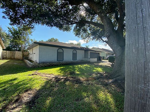 2nd image of 1410 Sailfish Dr