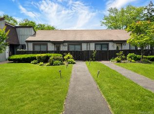 54 Strathmore Gate Dr, Stony Brook, NY 11790