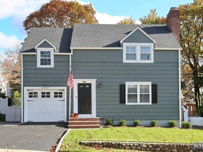 86 Chestnut St, Midland Park, NJ, 07432