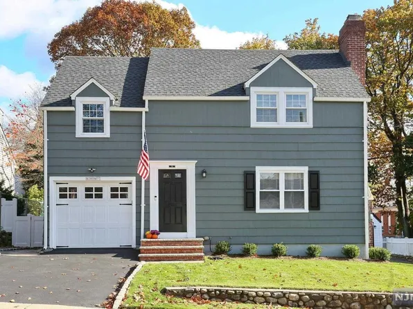 86 Chestnut St, Midland Park, NJ 07432