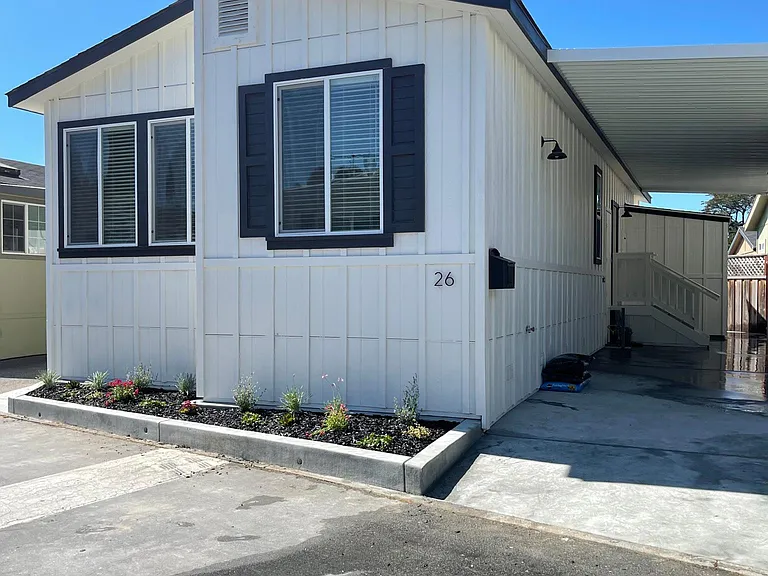 920 Capitola Ave #26 — Photo 3