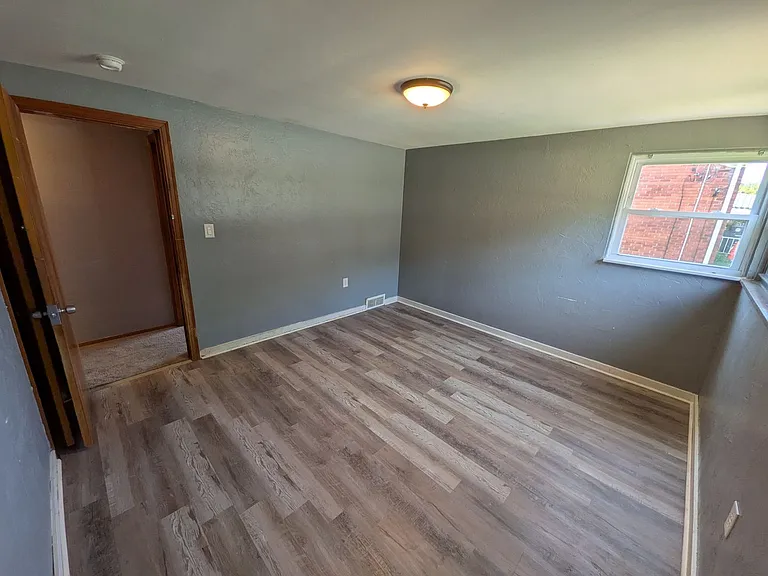 960 Agnew Rd — Photo 34