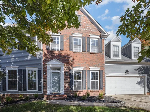 1305 Bellhook Pl NW, Concord, NC 28027