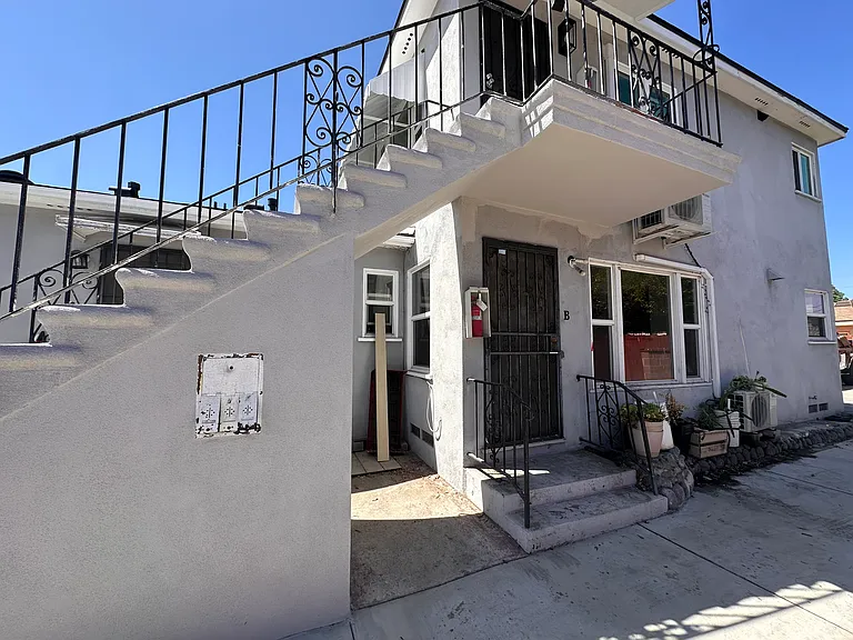 911 S Atlantic Blvd #B — Photo 2