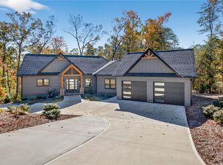 709 Keowee Bay Cir, Salem, SC 29676