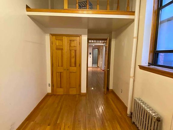 4th image of 132 W 74th St #2R