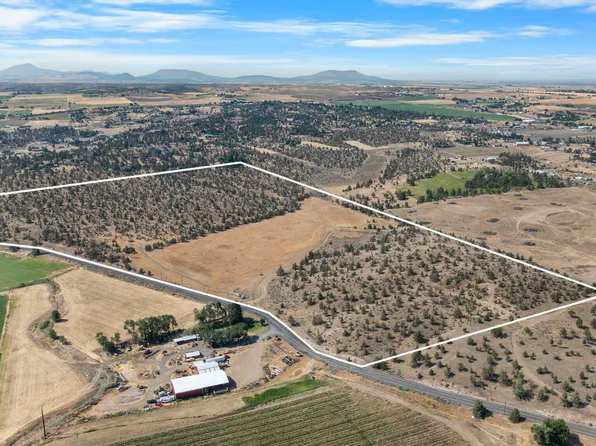 1120 SE McTaggart Rd, Madras, OR 97741