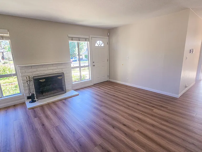 3105 Lodgewood St — Photo 7