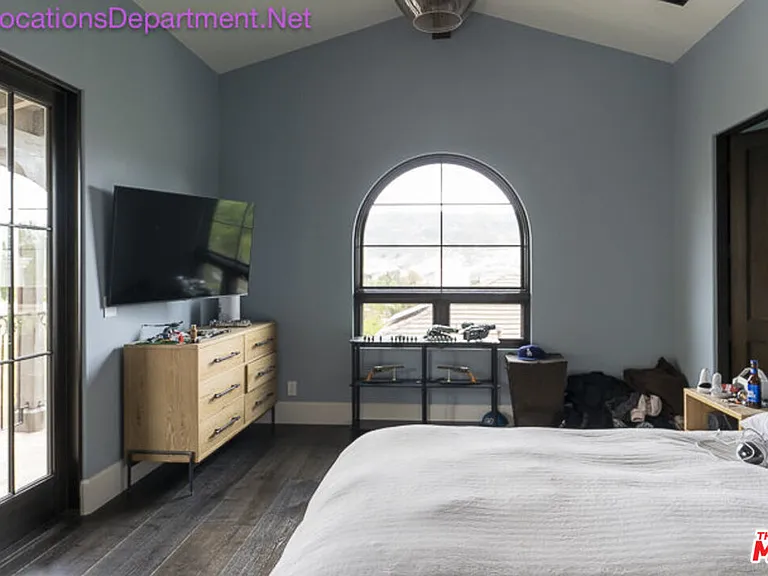 5861 Ridgebrook Dr — Photo 18