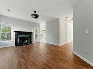 1525 River Oak Dr, Roswell, GA 30075