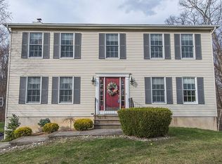 10 Meadowview Ter, Ringwood, NJ 07456