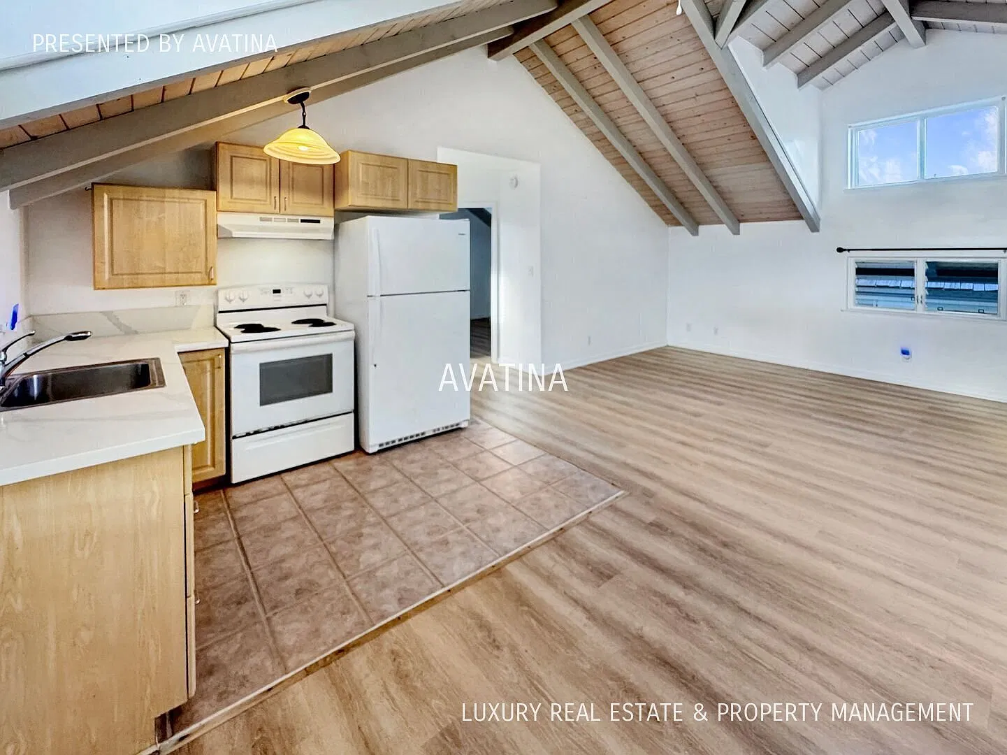 Video! Amazing 2 bdrm + 2 car garage just 3 houses from Kailua Beach! — Photo 2