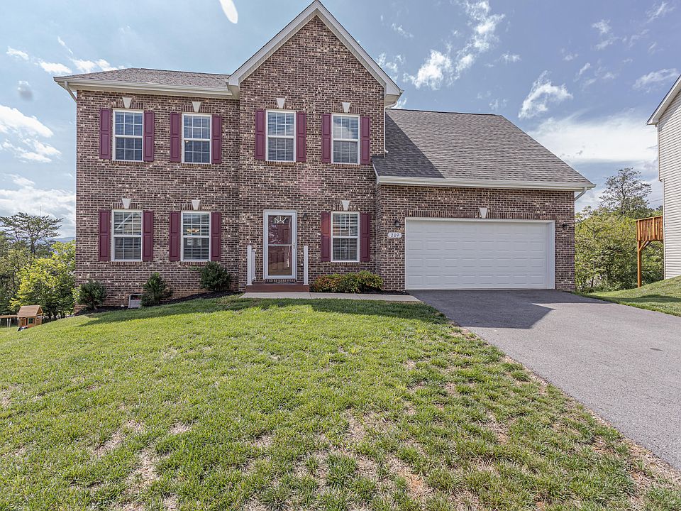 1st image of 209 Edgemere Dr