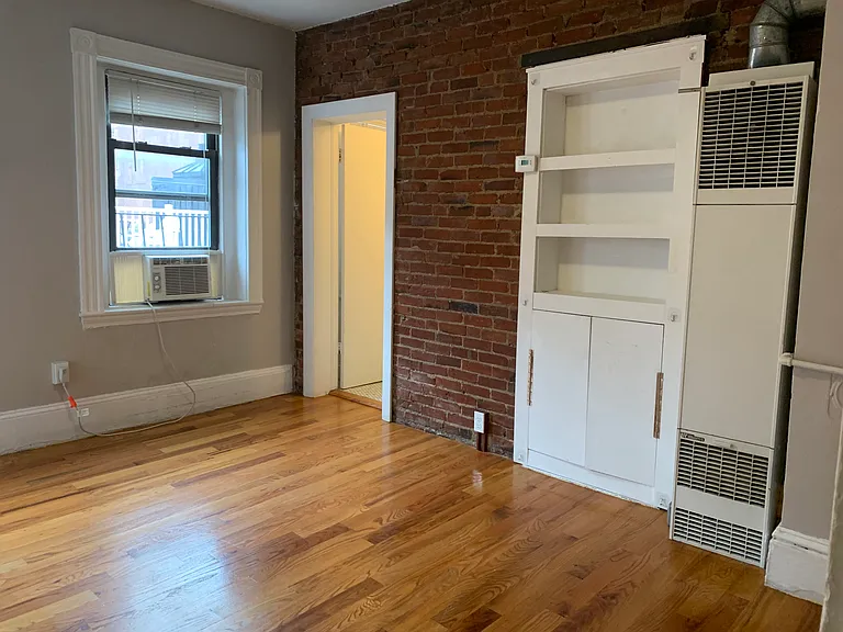 10 Wiget St #7 — Photo 6