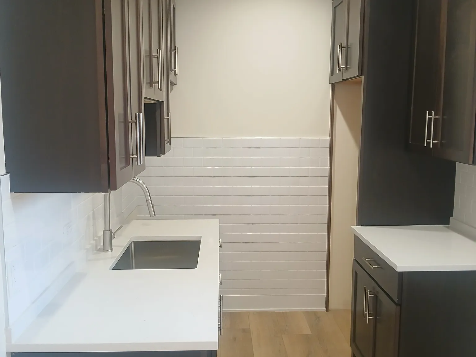 1248 W Addison St — Photo 2