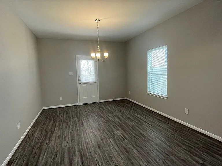 4510 Mayflower St #B — Photo 7