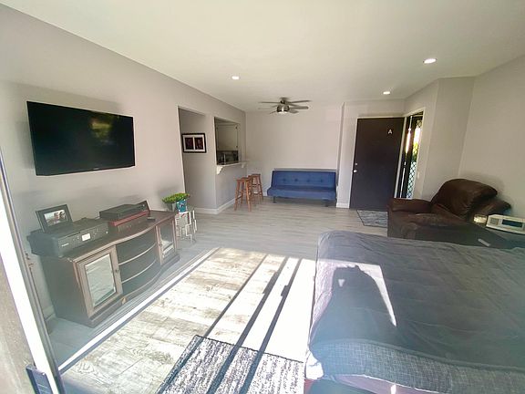 5th image of 7978 Mission Center Ct Unit E
