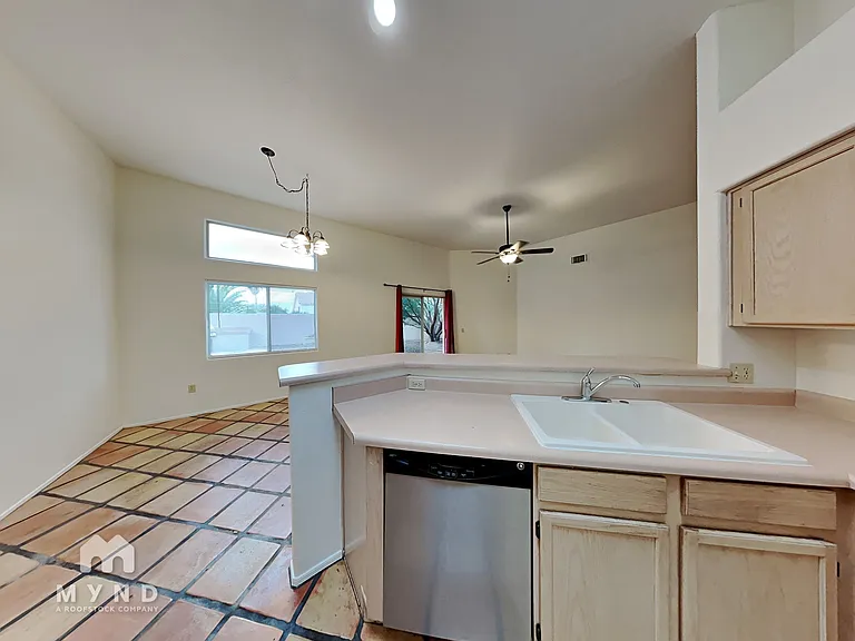 1293 W Crystalline Way — Photo 5