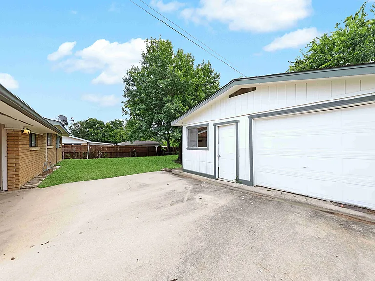 116 W Arlo Rd — Photo 21