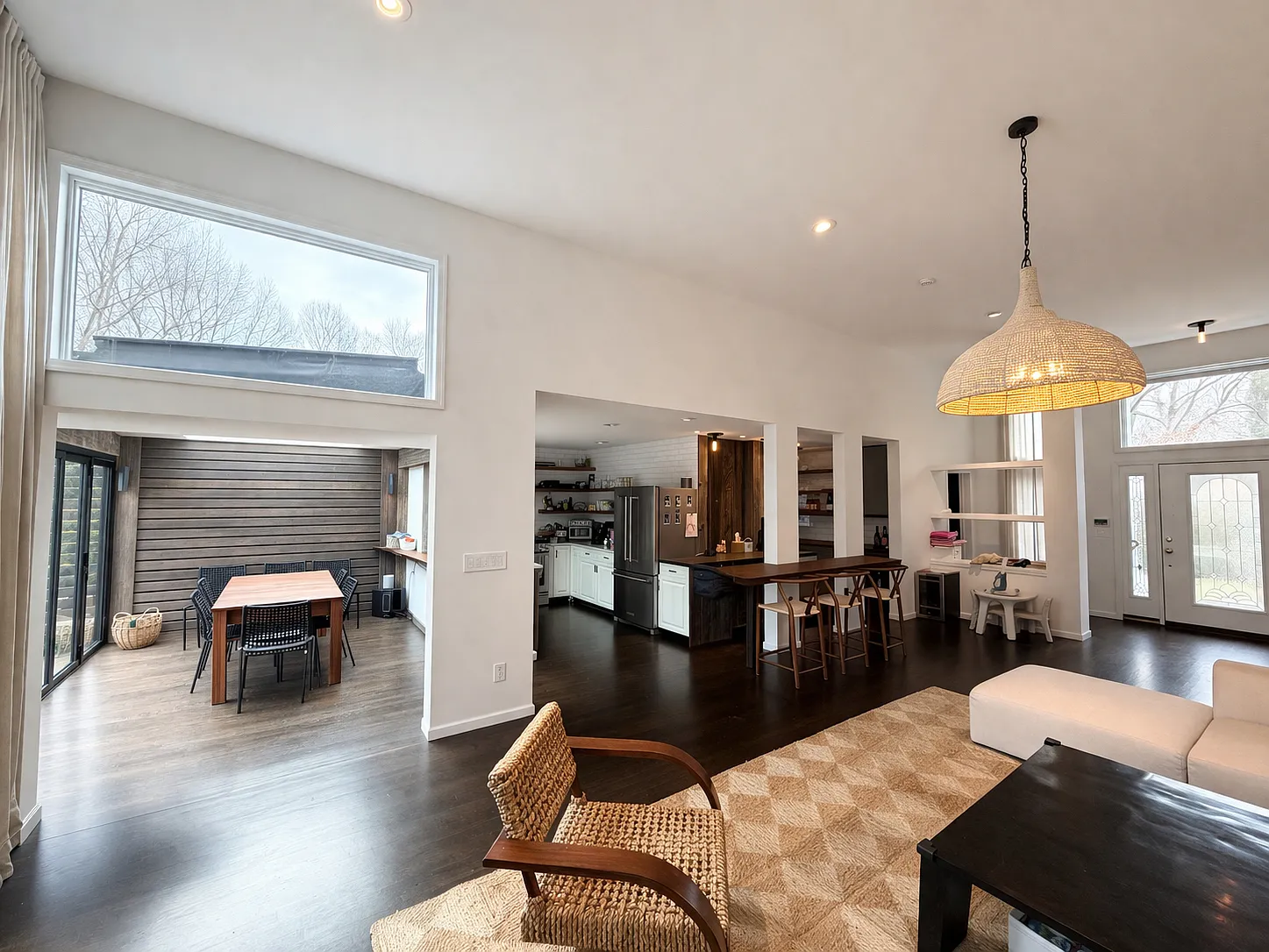 August Rental with Heated Pool and Five Bedrooms — Photo 3