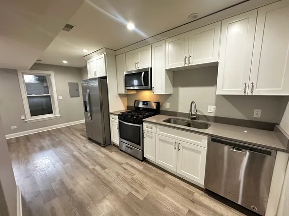 3233 W Fullerton Ave #B, Chicago, IL 60647