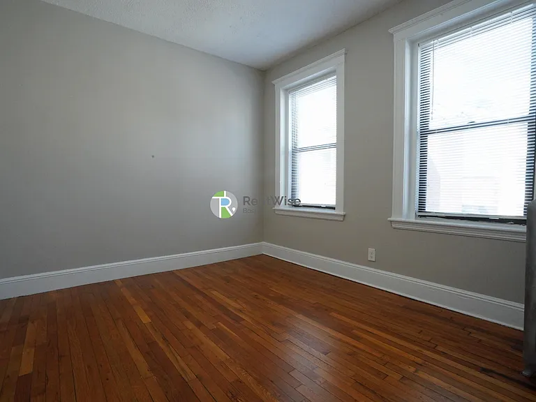 9 Carol Ave #3 — Photo 12
