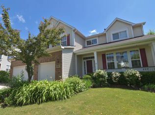 1812 Prairie Ridge Cir, Lindenhurst, IL 60046