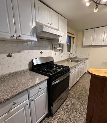 2nd image of 1064 Arnow Ave #1