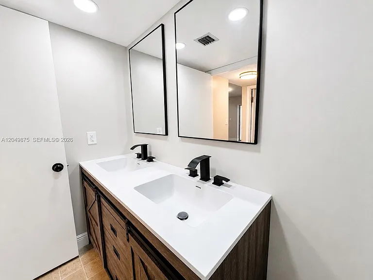 5612 Rock Island Rd #144 — Photo 40