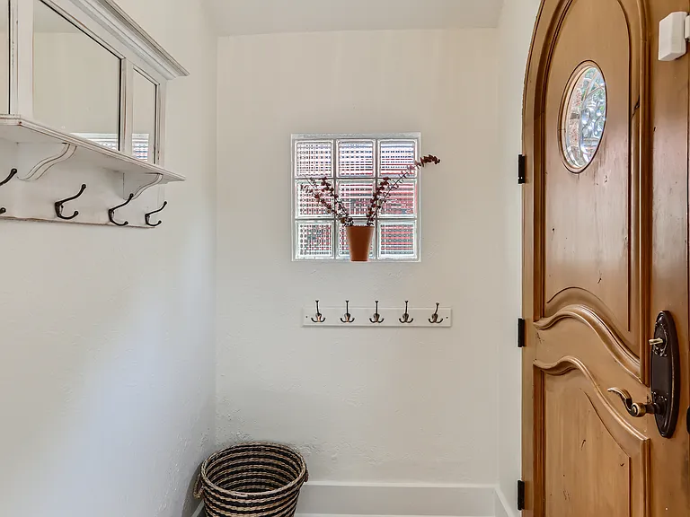 1362 Clermont St — Photo 2
