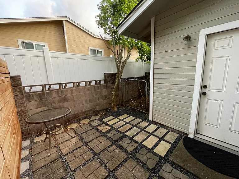 232 N Makaleha Pl — Photo 9