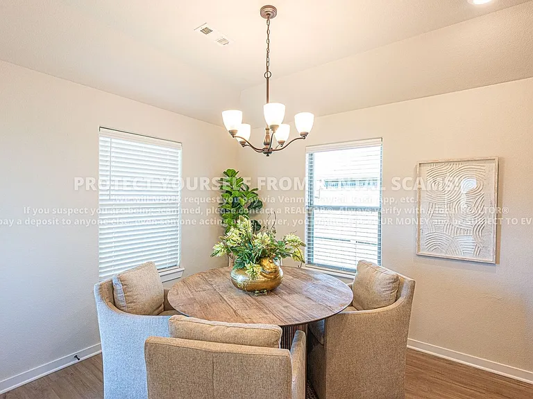 347 W Tyler Rd — Photo 8