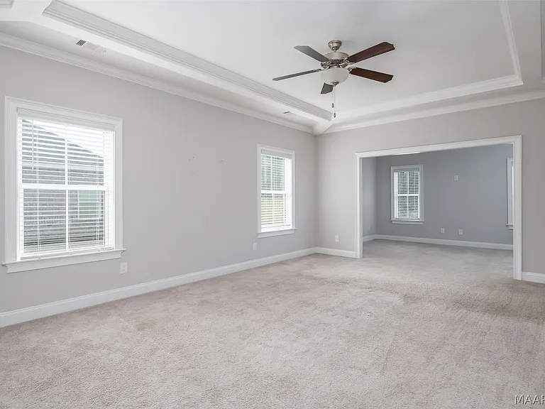 284 Abby Ln — Photo 4