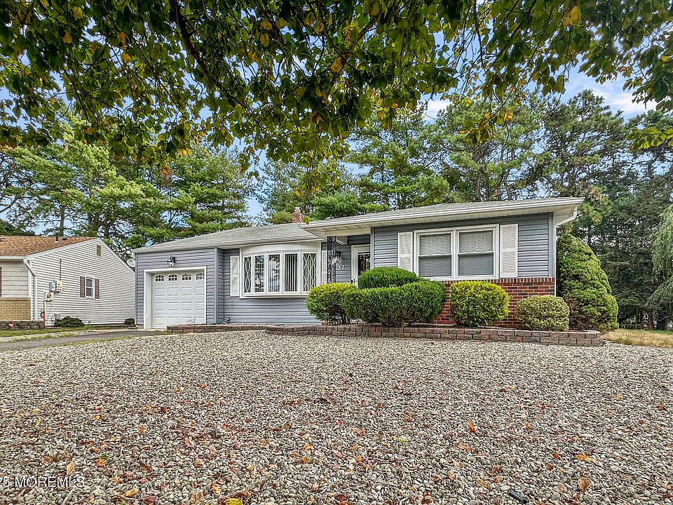 1st image of 37 Brookfield Court