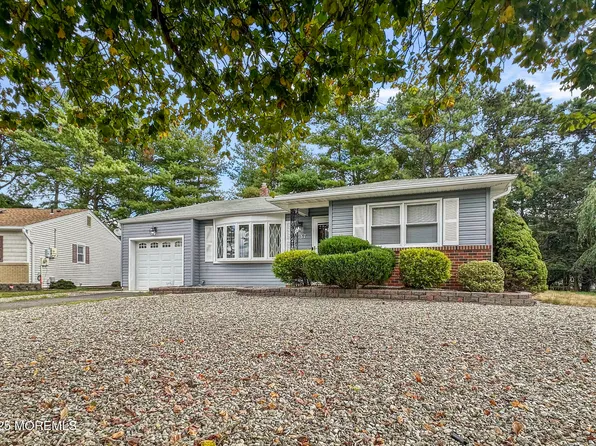 37 Brookfield Court, Toms River, NJ 08757