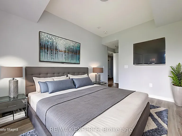 3237 Bayview Ave #102 — Photo 2