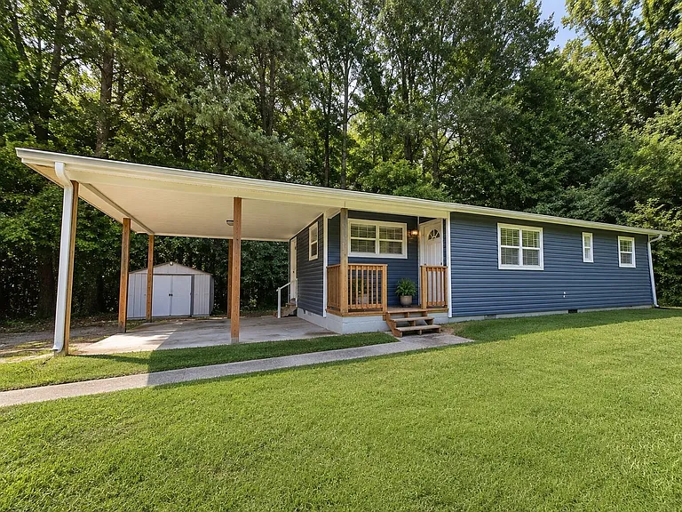 1635 Dogwood Dr — Photo 8