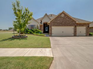 3108 Saint Fergus Dr, Edmond, OK 73034