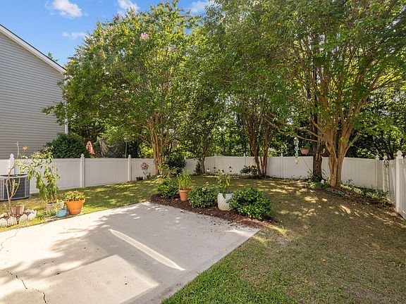 5th image of 706 Delta Downs Dr